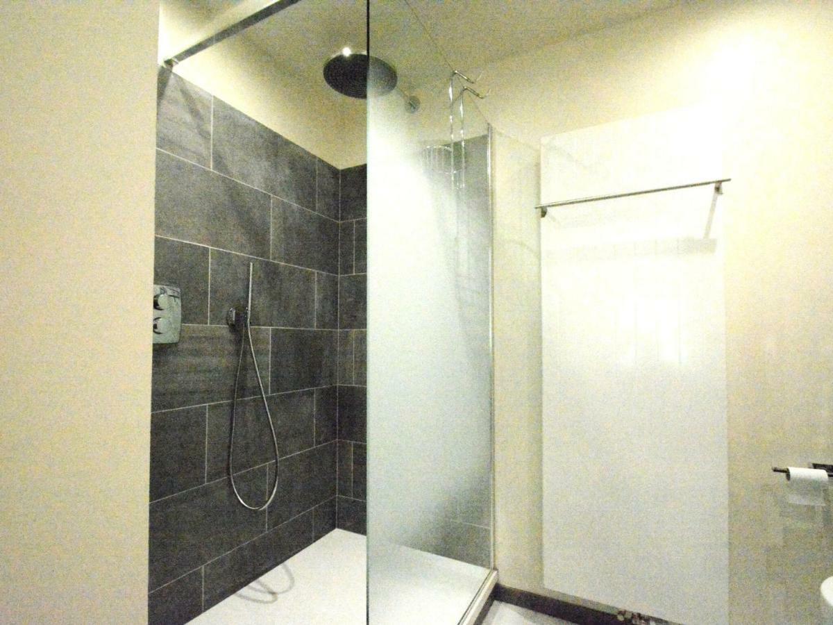 Large Townhouse With Pool Table Villa Bouillon Exteriör bild