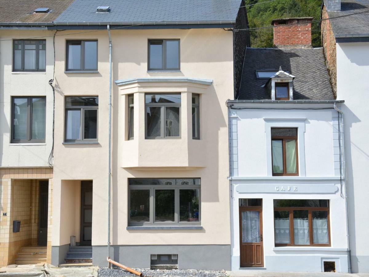 Large Townhouse With Pool Table Villa Bouillon Exteriör bild