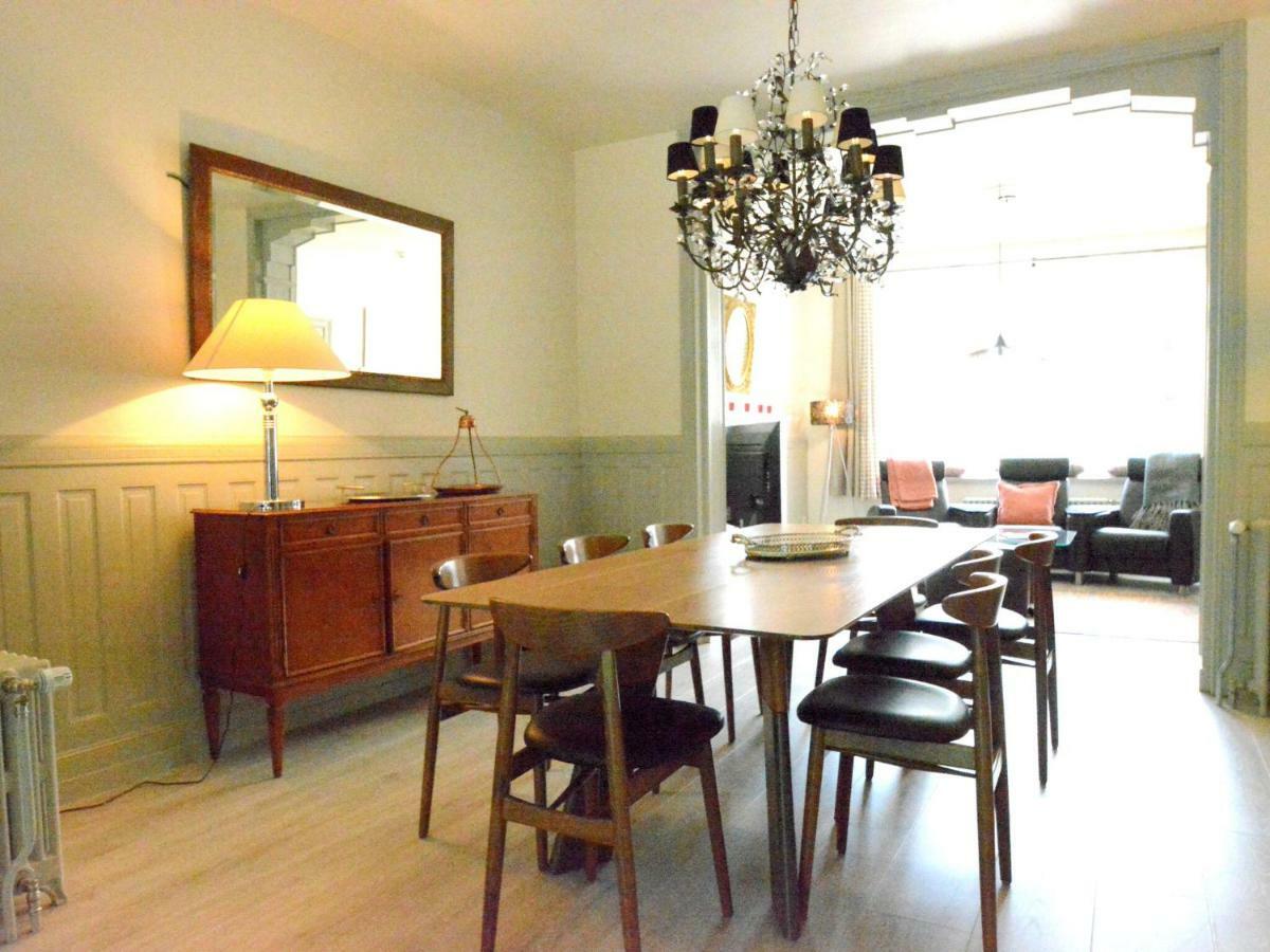 Large Townhouse With Pool Table Villa Bouillon Exteriör bild