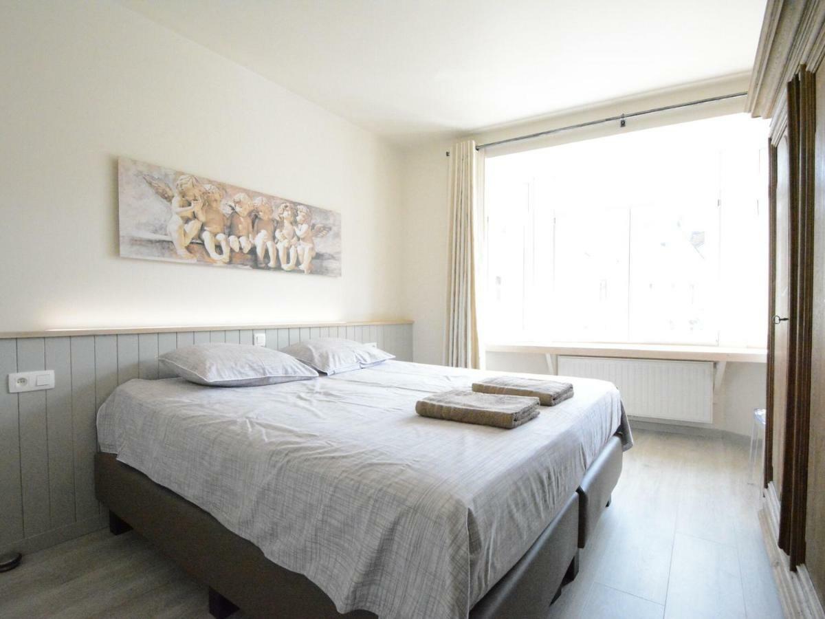 Large Townhouse With Pool Table Villa Bouillon Exteriör bild